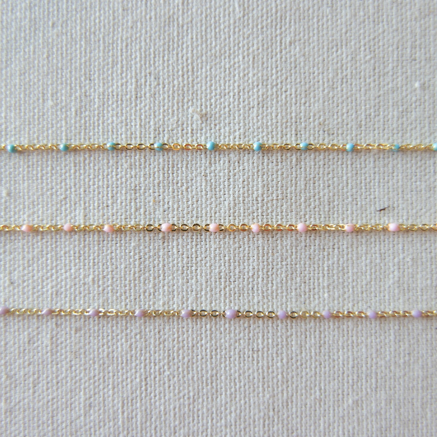 Colored Satellite Chain